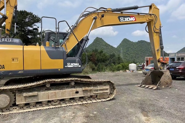 徐州市出售转让二手不详小时2020年徐工XE215D挖掘机