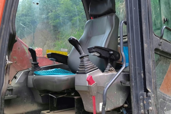 徐州市出售转让二手不详小时2019年斗山DX75挖掘机