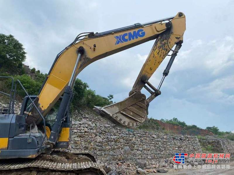 徐州市出售转让二手不详小时2018年徐工XE370D挖掘机