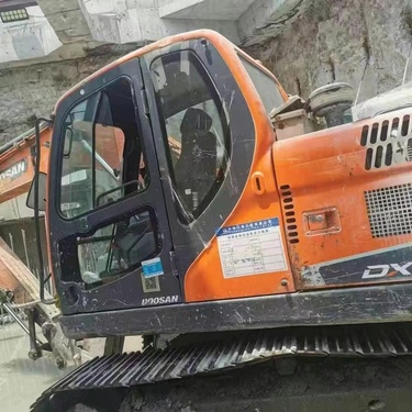 徐州市出售转让二手不详小时2019年斗山DX130挖掘机