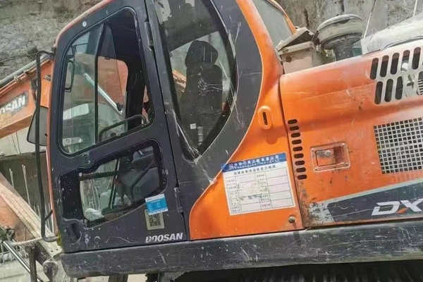 徐州市出售转让二手不详小时2019年斗山DX130挖掘机