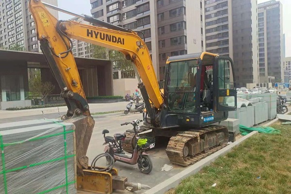 徐州市出售转让二手不详小时2020年现代R60挖掘机