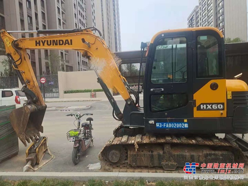 徐州市出售转让二手不详小时2020年现代R60挖掘机