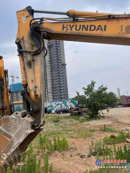 徐州市出售转让二手不详小时2014年现代R215挖掘机