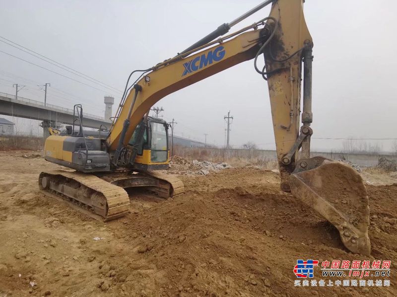 徐州市出售转让二手不详小时2018年徐工XE215D挖掘机