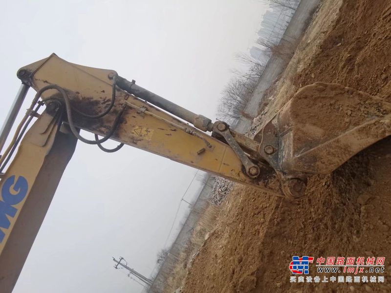 徐州市出售转让二手不详小时2018年徐工XE215D挖掘机