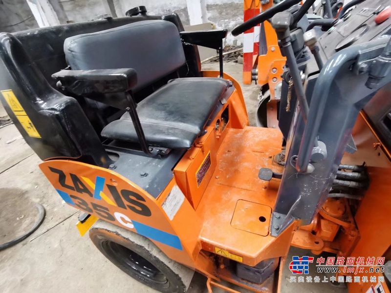 徐州市出售转让二手不详小时2021年日立ZC35C单钢轮压路机