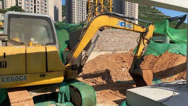 徐州市出售转让二手不详小时2013年徐工XE60挖掘机