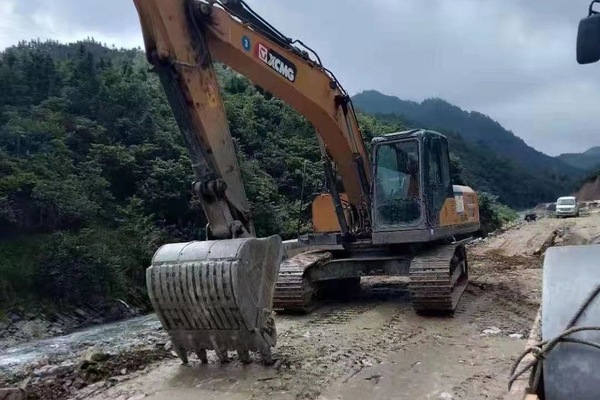 徐州市出售转让二手不详小时2020年徐工XE215D挖掘机