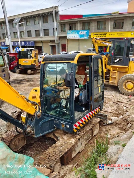 徐州市出售转让二手不详小时2020年现代R60挖掘机