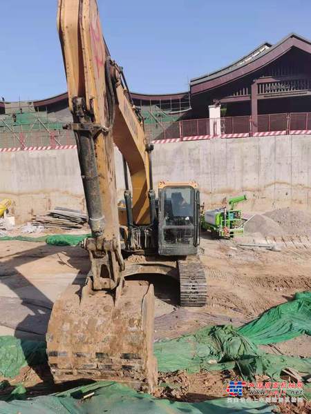 徐州市出售转让二手不详小时2017年现代R215挖掘机