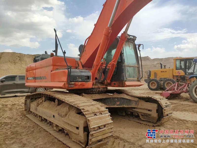 徐州市出售转让二手不详小时2015年斗山DX380挖掘机