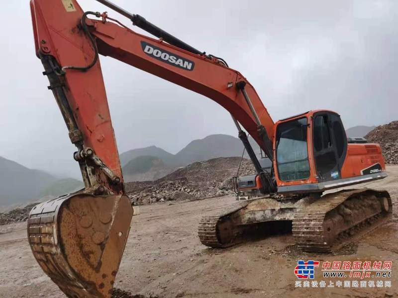 徐州市出售转让二手不详小时2019年斗山DX260挖掘机