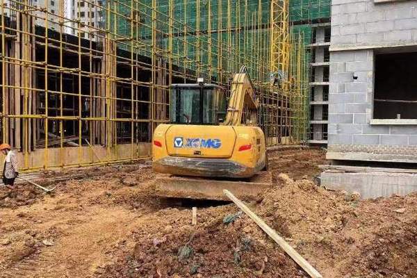 徐州市出售转让二手不详小时2017年徐工XE75挖掘机