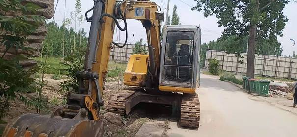 徐州市出售转让二手不详小时2012年徐工XE80挖掘机