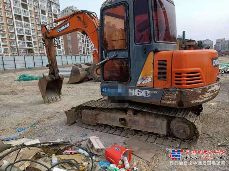 徐州市出售转让二手不详小时2011年斗山DH55挖掘机
