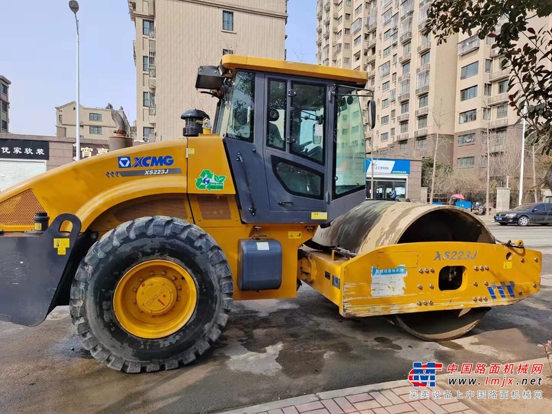 徐州市出售转让二手不详小时2018年徐工XS223J单钢轮压路机