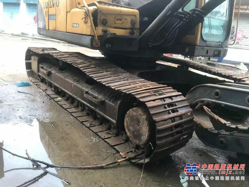 徐州市出售转让二手不详小时2010年沃尔沃EC210挖掘机