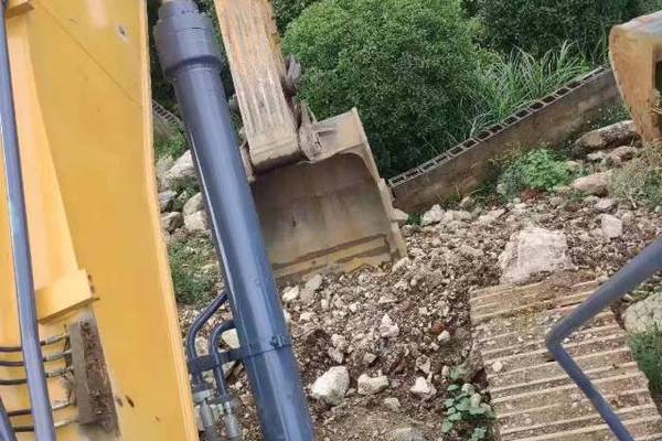 徐州市出售转让二手不详小时2019年徐工XE370D挖掘机
