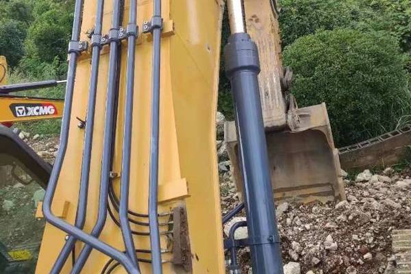 徐州市出售转让二手不详小时2019年徐工XE370D挖掘机