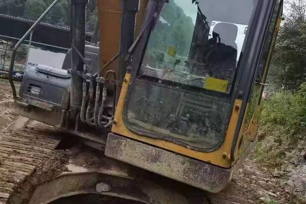 徐州市出售转让二手不详小时2018年徐工XE135挖掘机