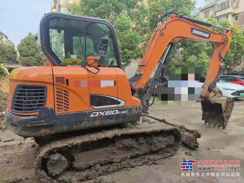 徐州市出售转让二手不详小时2021年斗山DX60挖掘机