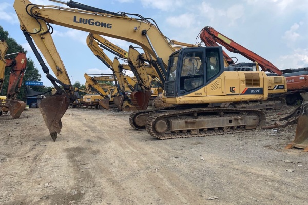 柳州市出售转让二手不详小时2014年柳工CLG922挖掘机