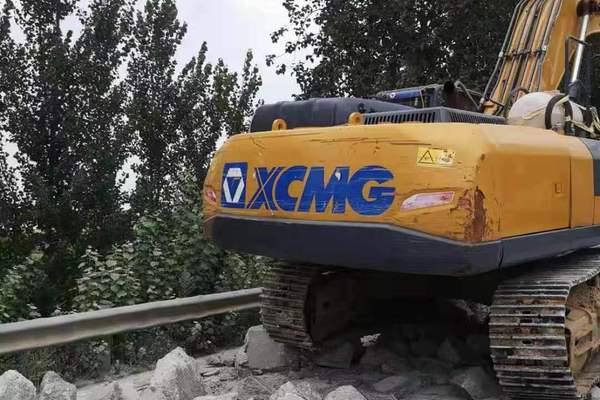 徐州市出售转让二手不详小时2018年徐工XE370D挖掘机