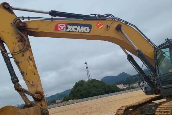 徐州市出售转让二手不详小时2020年徐工XE370D挖掘机