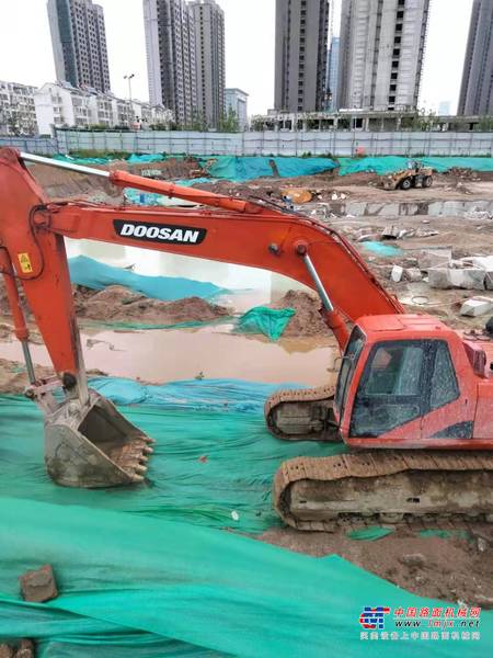 徐州市出售转让二手不详小时2018年斗山DH370挖掘机