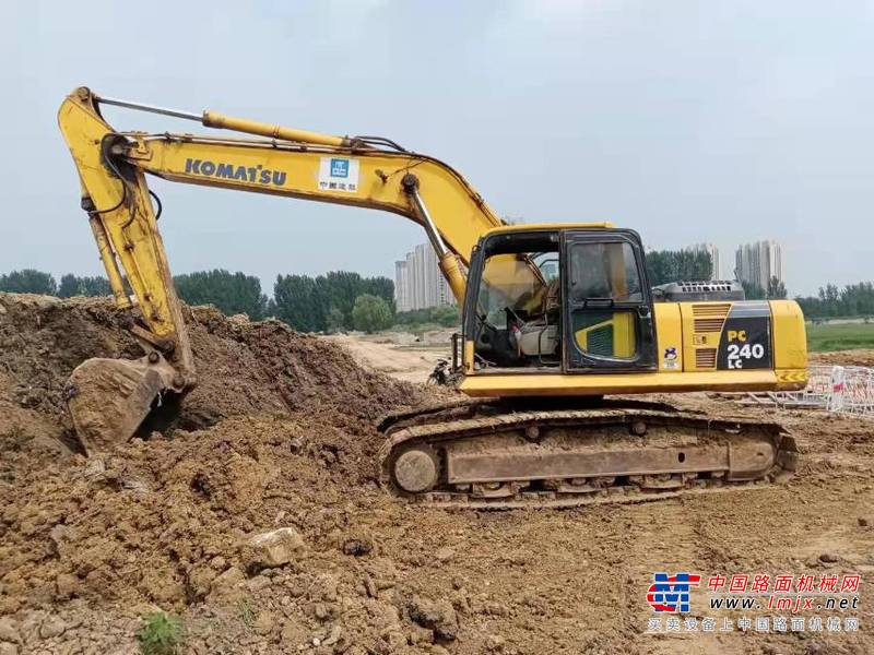 徐州市出售转让二手不详小时2010年小松PC240-8挖掘机