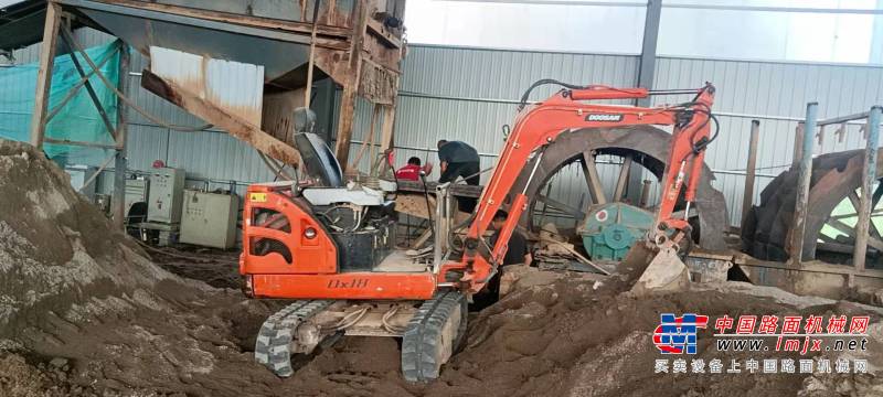 滨州市出售转让二手不详小时2016年斗山DX18挖掘机