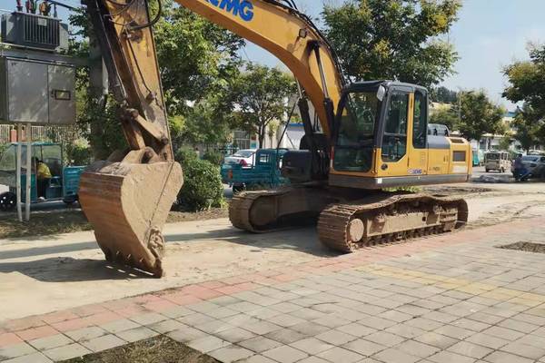徐州市出售转让二手不详小时2018年徐工XE215D挖掘机