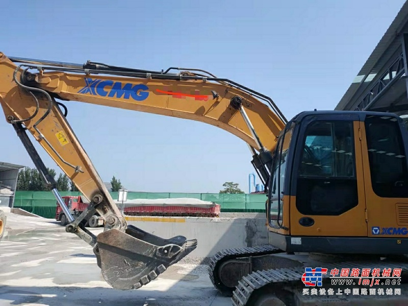 徐州市出售转让二手不详小时2017年徐工XE215D挖掘机