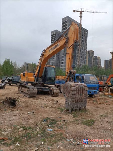 徐州市出售转让二手不详小时2018年现代R215挖掘机