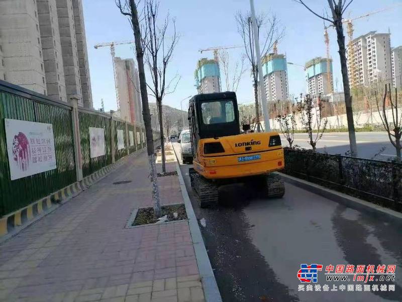 徐州市出售转让二手不详小时2019年龙工LG6060挖掘机