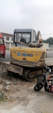 徐州市出售转让二手不详小时2013年徐工XE60挖掘机