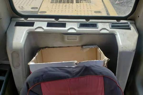 徐州市出售转让二手不详小时2006年卡特彼勒320C挖掘机