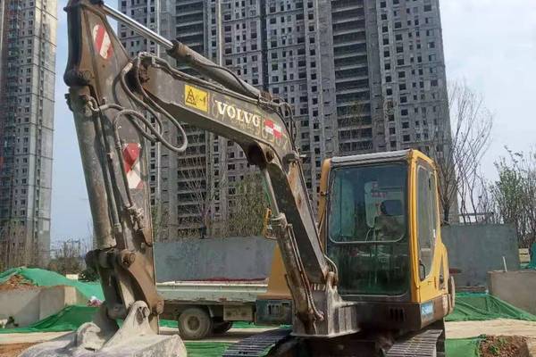 徐州市出售转让二手不详小时2011年沃尔沃EC55挖掘机