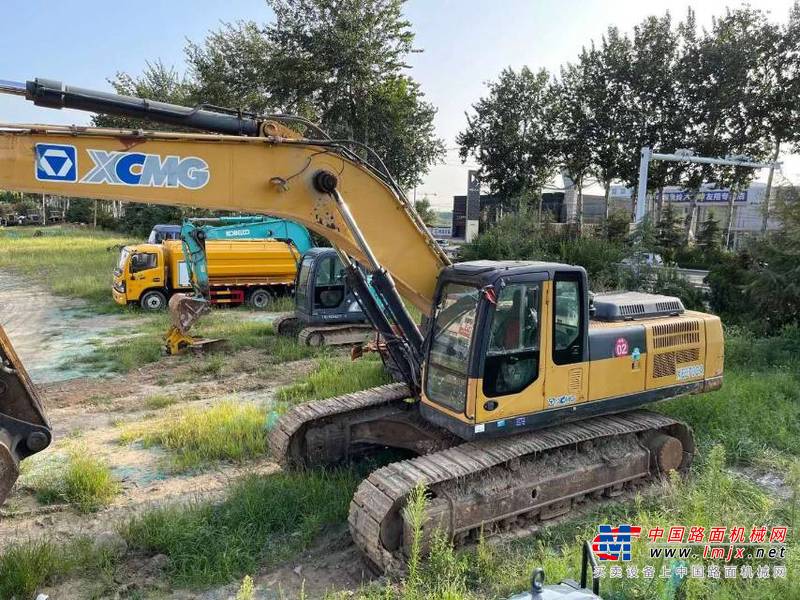 徐州市出售转让二手不详小时2015年徐工XE370D挖掘机