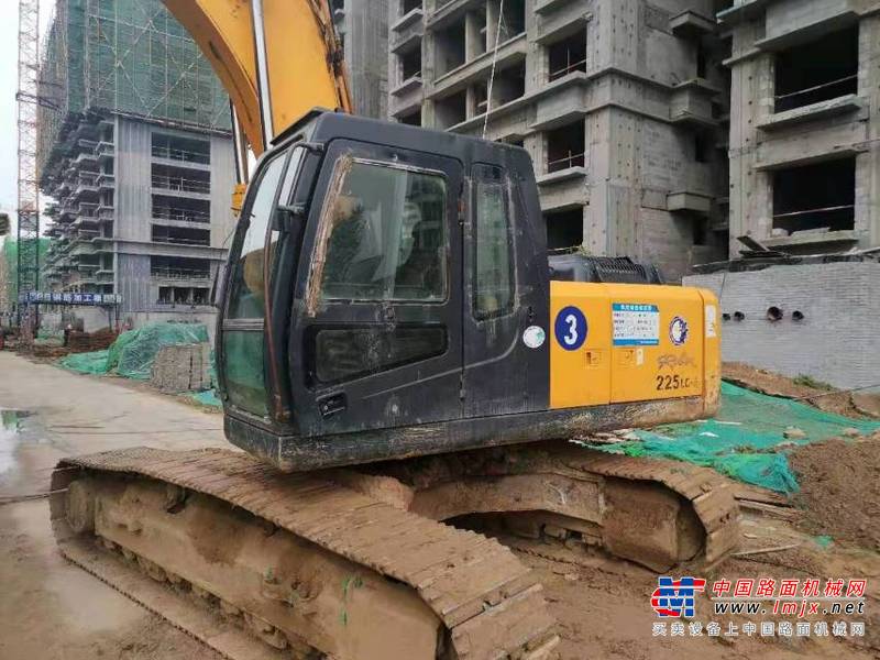 徐州市出售转让二手不详小时2012年现代R225挖掘机
