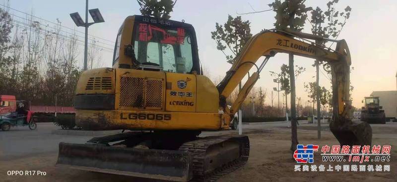徐州市出售转让二手不详小时2010年龙工LG6065挖掘机