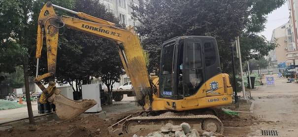 徐州市出售转让二手不详小时2013年龙工LG6060挖掘机