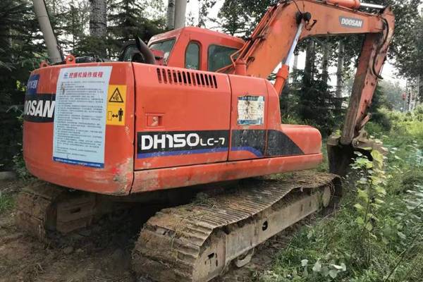 徐州市出售转让二手不详小时2013年斗山DH150挖掘机