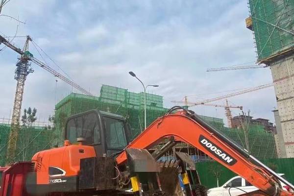 徐州市出售转让二手不详小时2019年斗山DH60挖掘机