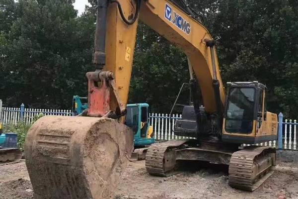 徐州市出售转让二手不详小时2016年徐工XE370CA挖掘机