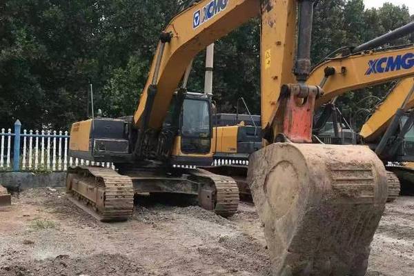 徐州市出售转让二手不详小时2016年徐工XE370CA挖掘机