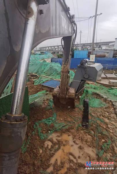 徐州市出售转让二手不详小时2010年沃尔沃EC210挖掘机