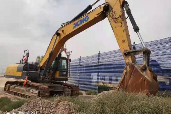 徐州市出售转让二手不详小时2018年徐工XE370D挖掘机