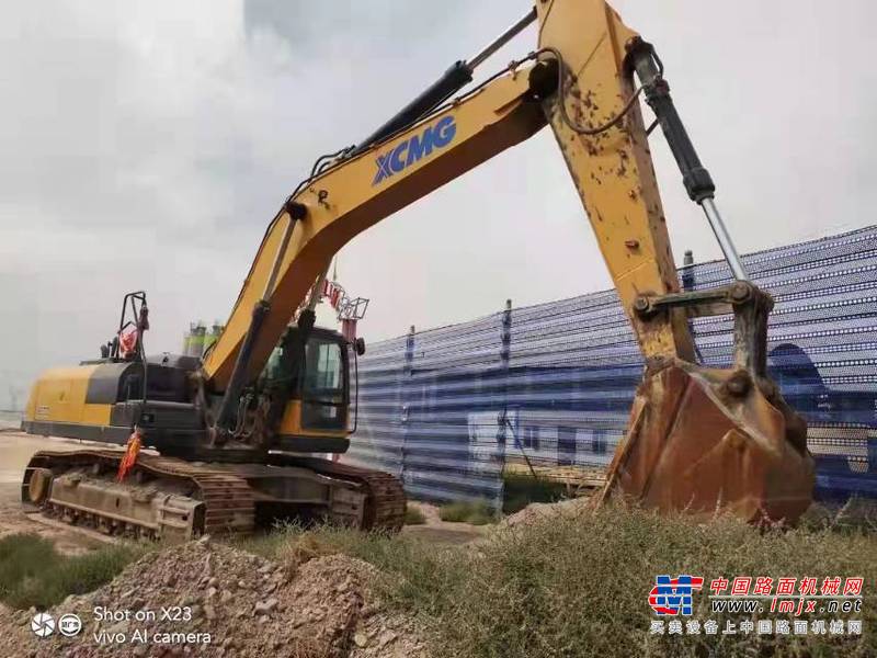 徐州市出售转让二手不详小时2018年徐工XE370D挖掘机